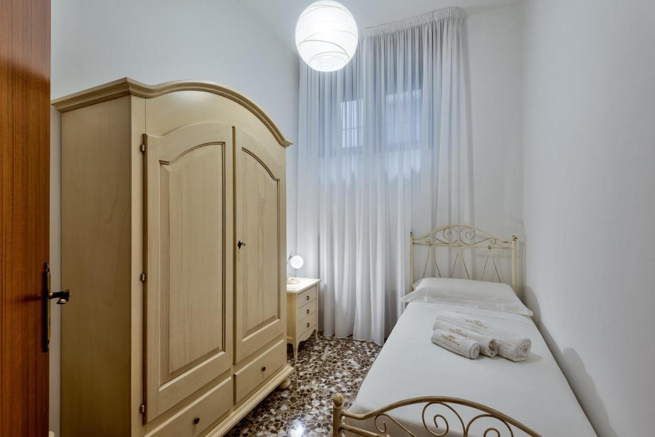 Casa Vacanza Binario 35 Ceglie Messapica Esterno foto