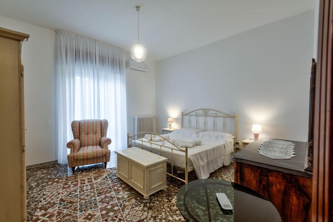 Casa Vacanza Binario 35 Ceglie Messapica Esterno foto